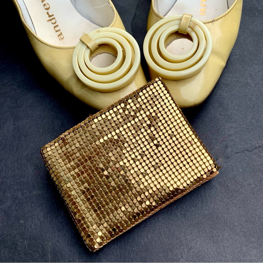 v i n t a g e :: Gold Chainmail Metal Mesh Billfold Wallet